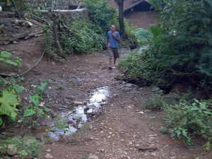 銹水塘村 銹水塘村