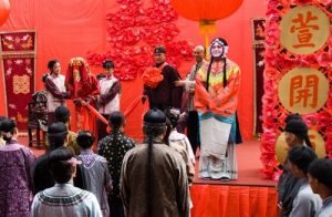 《向東是大海》