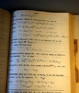 在這部200頁的論文中有大量手寫得十分工整清秀的方程式
