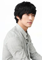 奉馬陸/張俊河  演員 南宮民