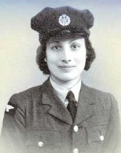 努爾·艾娜雅特·汗 努爾·艾娜雅特·汗