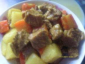 土豆咖喱燒牛肉 土豆咖喱燒牛肉