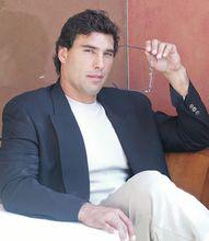 愛德華多·亞涅斯