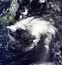 熱帶低氣壓99W/90W 衛星雲圖