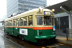 （圖）廣島電鐵1900型路面電車（原爆圓頂前電車站）