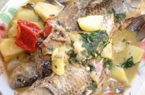 土豆燉鯽魚 土豆燉鯽魚