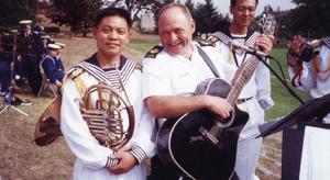 隨海軍艦艇編隊出國訪問