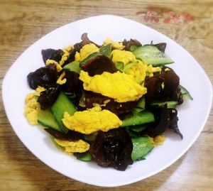 黃瓜木耳炒雞蛋 黃瓜木耳炒雞蛋