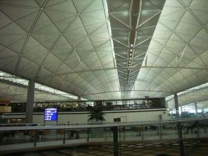 香港赤臘角國際機場是為了迎接香港97回歸，政府特別建造的一個國際化的，超大規模的機場