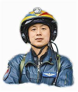 劉曉鵬[成空航空兵某團特級飛行員]