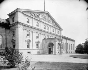 阿德里安娜·克拉克森