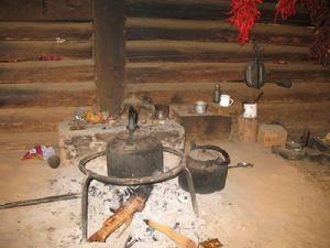 雜臘坡自然村火塘