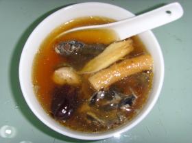 參芪紅棗燉烏雞 參芪紅棗燉烏雞