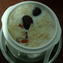 牛奶枸杞燉木耳 牛奶枸杞燉木耳