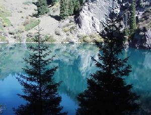 長白山瀑布與溫泉群