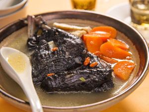 黃芪蒸烏雞 黃芪蒸烏雞