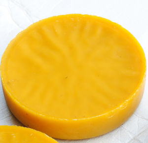 蜂蠟可以用來保養紅木家具