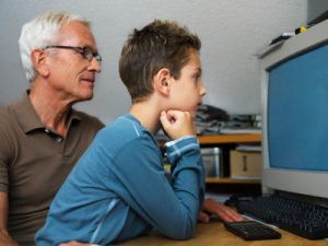 （圖）一個家，兩代人