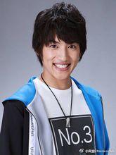 湊勇海（小池亮介飾）