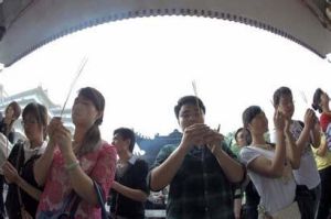 三支環保香祭祖先