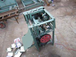 易拉罐剪下壓平一體機 易拉罐剪下壓平一體機