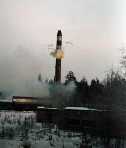 飛彈列車準備發射狀態