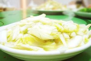 燜煮火腿白菜 燜煮火腿白菜