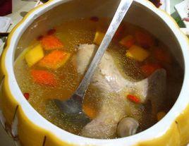 椰子元肉白鴿湯 椰子元肉白鴿湯