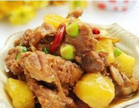土豆燜脊骨 土豆燜脊骨