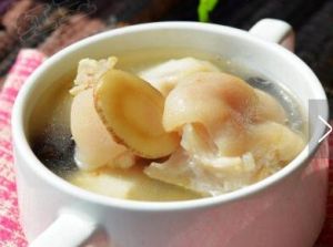 芋頭白芷豬蹄湯 芋頭白芷豬蹄湯