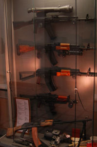 冷戰期間，蘇聯向華約成員國提供“AK47”的生產技術。這是當時的匈牙利、保加利亞、捷克斯洛伐克等國生產的“AK47”。
