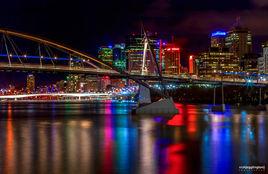 布里斯班[澳大利亞第三大城市及昆士蘭州首府]