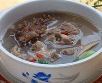 木耳海參煲排骨湯