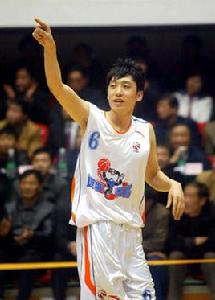 岳鵬飛[籃球運動員]