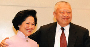 陳方安生四月底退休