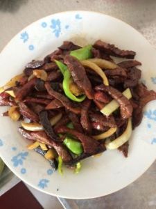 青椒洋蔥炒肺頭 青椒洋蔥炒肺頭