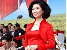 白嘉莉民國99年國慶典禮上，領唱國歌