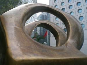 （圖）怡和大廈的大型雕塑品