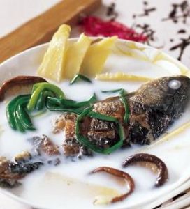 白湯鯽魚筍片 白湯鯽魚筍片