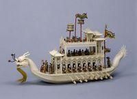 清象牙鏤雕群仙祝壽圖龍船 清象牙鏤雕群仙祝壽圖龍船