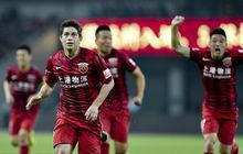 孔卡出鞘 552天后中超再進球後慶祝（左二）