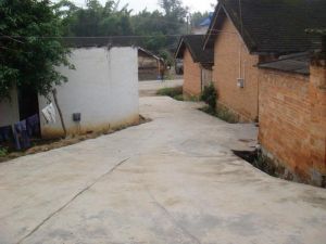 曼章嶺四村 曼章嶺四村