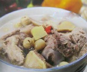 蓮子龍骨燉雞肉 蓮子龍骨燉雞肉