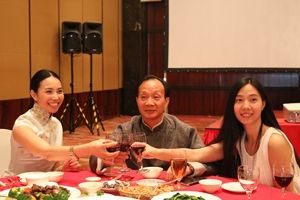 環球夫人慈善大使曾金英