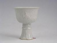 湖田窯影青浮雕“牆頭馬上”圖高腳杯