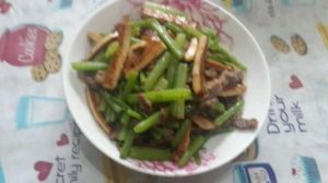 芹菜香乾牛柳絲 芹菜香乾牛柳絲