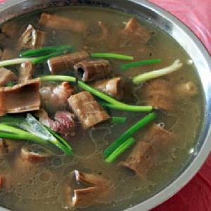 乾竹筍燉臘豬腳 乾竹筍燉臘豬腳