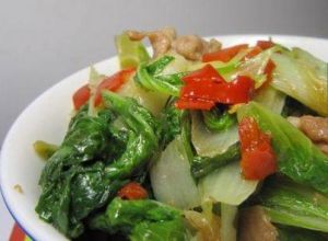 剁椒蔥香小白菜炒肉片