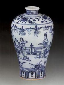 宣德青花仕女撲螢圖梅瓶