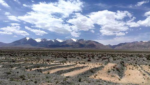 黨河南山鹽池灣一帶山嶺